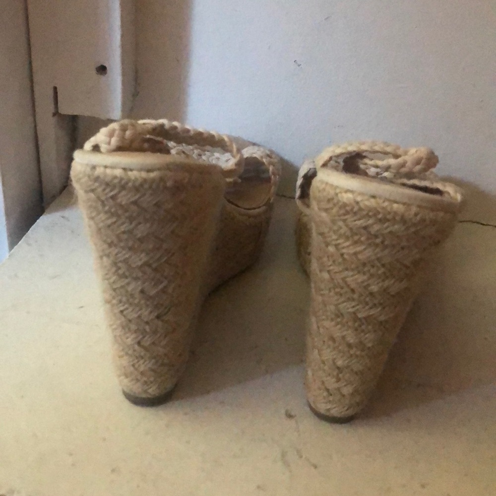 Heels - Picture 3 of 3